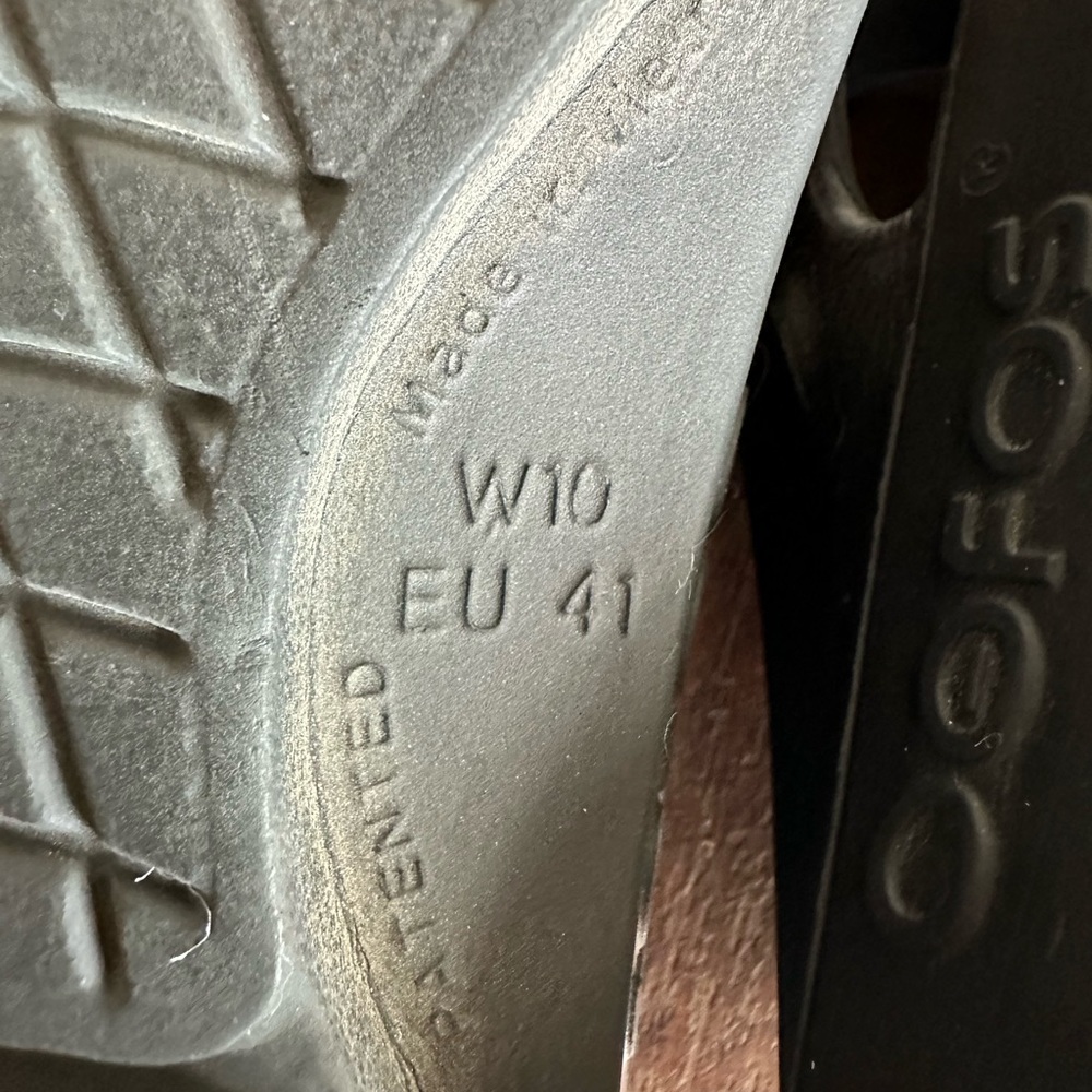 Oofos Oolala Solid Black Rubber Thong Sandals / W… - image 3